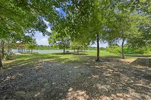 99 Lakeview Dr, Huntsville, TX 77320 - Photo 32