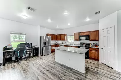 9850 Hunter Springs Drive, Conroe, TX 77306 - Photo 12