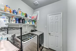 9850 Hunter Spgs Dr, Conroe, TX 77306 - Photo 36