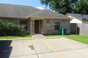 814 Mobile Dr, Pasadena, TX 77506 - Photo 2