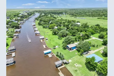 2172 County Road 297, Sargent, TX 77414 - Photo 4
