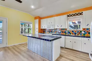 2172 County Rd 297, Sargent, TX 77414 - Photo 8