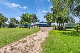 2172 County Rd 297, Sargent, TX 77414 - Photo 24