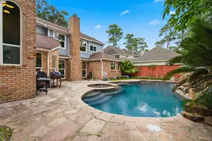 6915 Pebble Beach Dr, Houston, TX 77069 - Photo 2