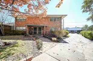 2821 Eastgrove Ln, Houston, TX 77027 - Photo 2