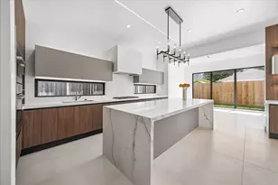 2218 Gostick St, Houston, TX 77008 - Photo 14
