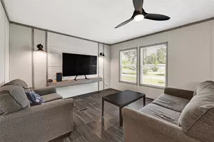 718 Main St, Anahuac, TX 77514 - Photo 6