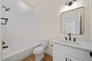 236 E 39th St, Houston, TX 77018 - Photo 8