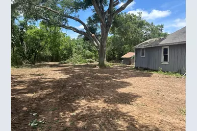 726 Travis Street, Sealy, TX 77474 - Photo 6