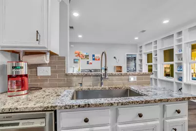 242 Sunset Path N, Conroe, TX 77316 - Photo 10