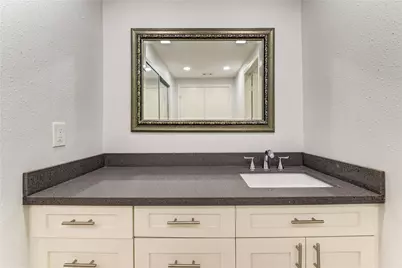 11711 Memorial Drive #534, Houston, TX 77024 - Photo 34