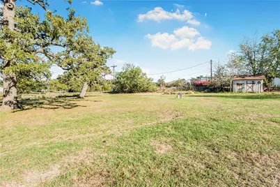 103 Leaning Oaks Street, Somerville, TX 77879 - Photo 4