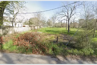 328 Austin Street, Sealy, TX 77474 - Photo 4