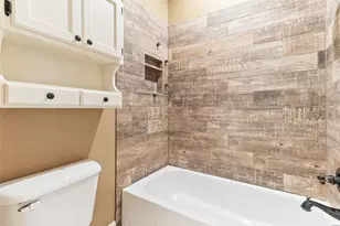 110 Indian Hawthorn, Lake Jackson, TX 77566 - Photo 28