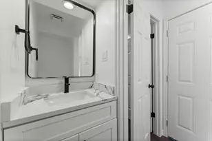 1678 Beaconshire Rd, Houston, TX 77077 - Photo 16