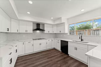 1678 Beaconshire Road, Houston, TX 77077 - Photo 8