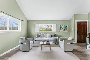 9810 Charter Ridge Dr, Houston, TX 77070 - Photo 4