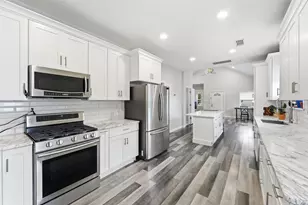 202 E 34th St, Houston, TX 77018 - Photo 1