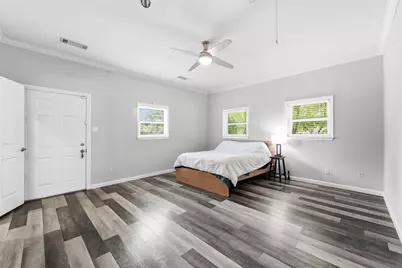 202 E 34th Street, Houston, TX 77018 - Photo 4
