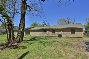 6326 Guadalupe St, Houston, TX 77016 - Photo 32