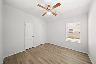 2415 Wyckchester Dr, Pearland, TX 77584 - Photo 10