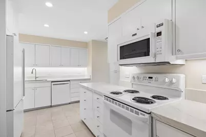2929 Buffalo Speedway #A303, Houston, TX 77098 - Photo 14