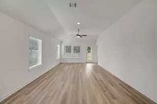 10406 Antonio Ave, Montgomery, TX 77316 - Photo 14