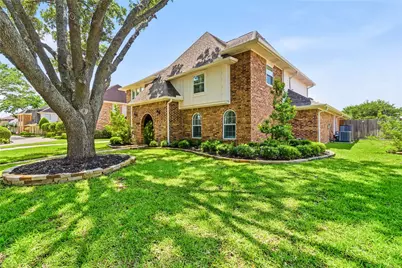 1705 Country Club Boulevard, Sugar Land, TX 77478 - Photo 2