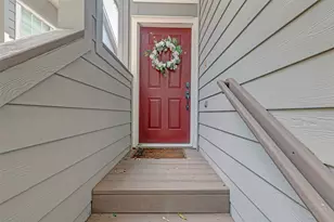 218 Blushwood Pl, The Woodlands, TX 77382 - Photo 2