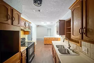 1413 Bay Ridge Blvd, Bay City, TX 77414 - Photo 6