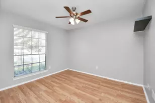 2210 S Ferrisburg Ct, Sugar Land, TX 77478 - Photo 6