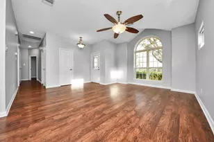 1945 Dorothy Ln, Sealy, TX 77474 - Photo 10