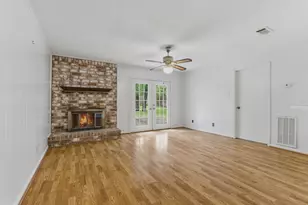 26503 Hillside Dr, Oak Ridge North, TX 77386 - Photo 8