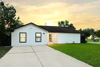 12115 Wood Forest Drive, Houston, TX 77013 - Photo 12