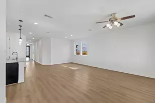 14814 Mission Ave, Mont Belvieu, TX 77523 - Photo 4