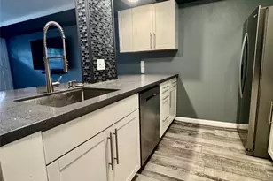 829 Wax Myrtle Ln, Houston, TX 77079 - Photo 4
