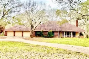 327 County Rd 735, Angleton, TX 77515 - Photo 1