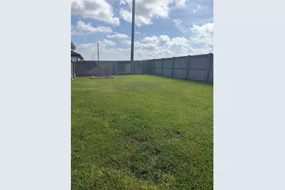 2035 Woodlark Way, Sealy, TX 77474 - Photo 10