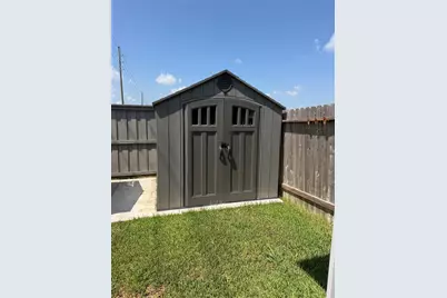 2035 Woodlark Way, Sealy, TX 77474 - Photo 10
