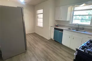5042 Grape St, Houston, TX 77096 - Photo 6