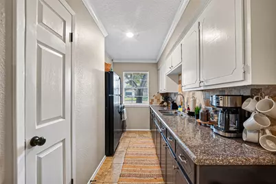 313 S Carroll Street, La Porte, TX 77571 - Photo 8