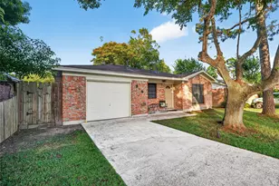 313 S Carroll St, La Porte, TX 77571 - Photo 2