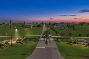 808 Pinata Dr, Crystal Beach, TX 77650 - Photo 50