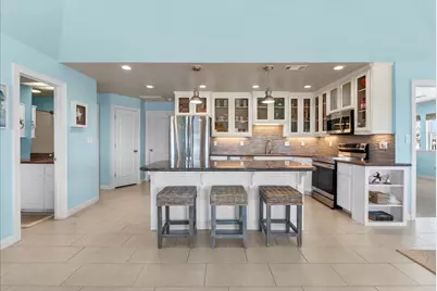 808 Pinata Drive, Crystal Beach, TX 77650 - Photo 4