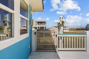 808 Pinata Dr, Crystal Beach, TX 77650 - Photo 32