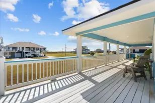 808 Pinata Dr, Crystal Beach, TX 77650 - Photo 34