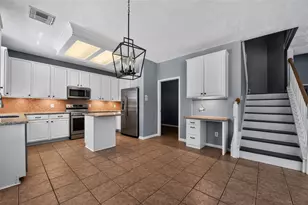 102 N Queenscliff Cir, Spring, TX 77382 - Photo 12