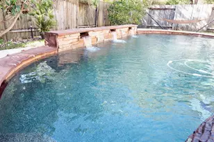 102 N Queenscliff Cir, Spring, TX 77382 - Photo 2