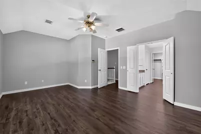 102 N Queenscliff Circle, Spring, TX 77382 - Photo 10