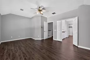102 N Queenscliff Cir, Spring, TX 77382 - Photo 10